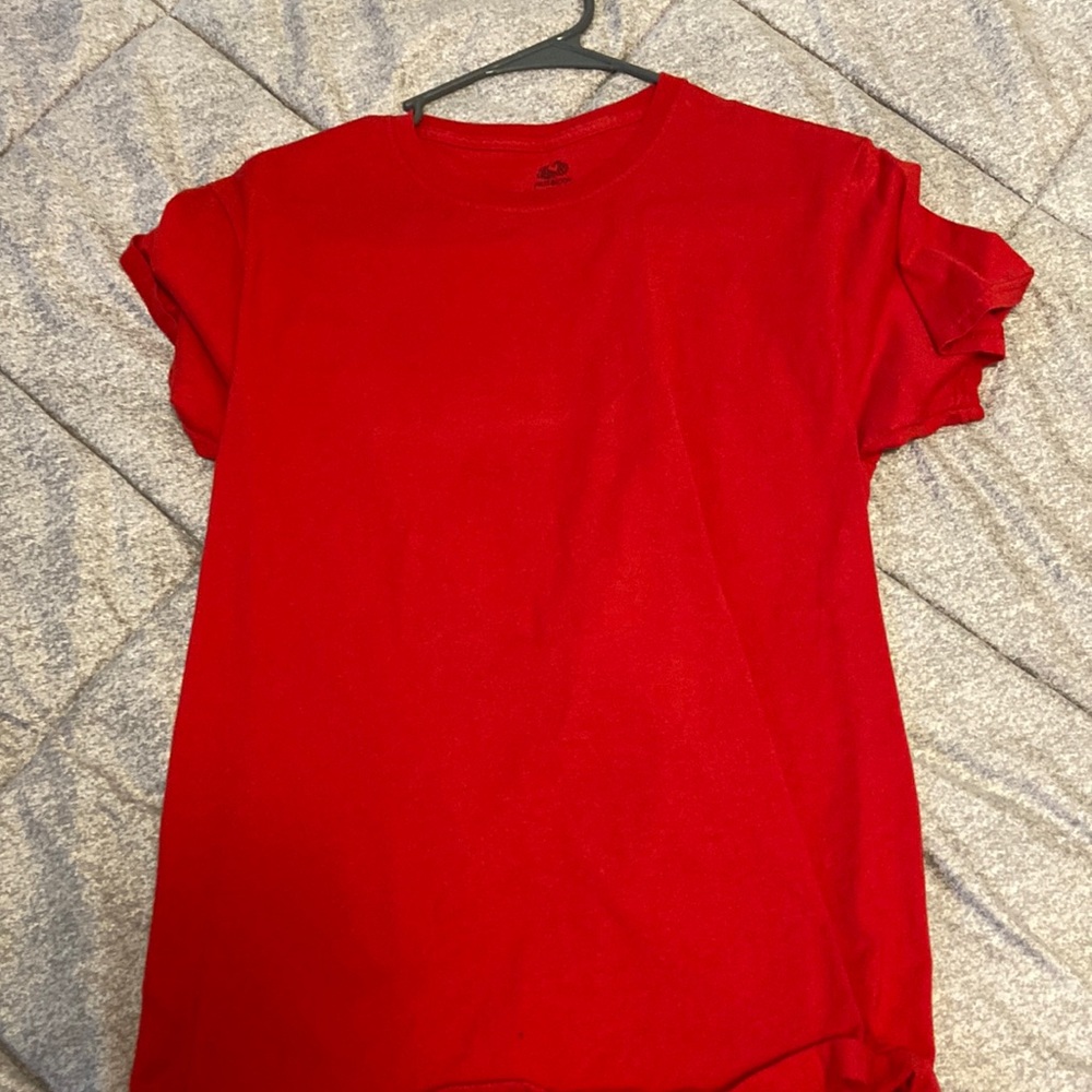 Fruit of the loom red t shirt